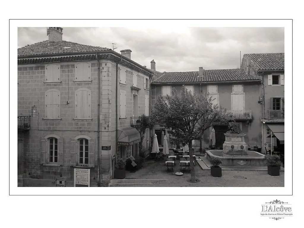 L'Alcove Et L'Atelier Holiday home Grignan 0*,